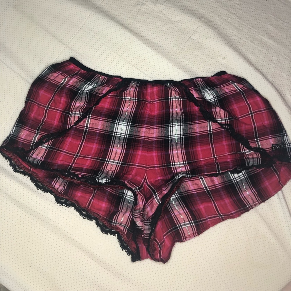 Comfy Victoria’s Secret bedtime shorts small